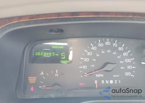 1999 Lincoln Town Car Signature из США, поврежденный, VIN 1LNHM82W0XY668220